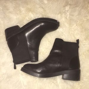 Steve Madden black boots